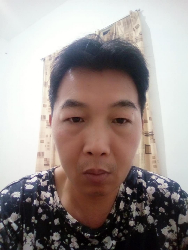 繁华哀伤的第一张照片--金门婚介网