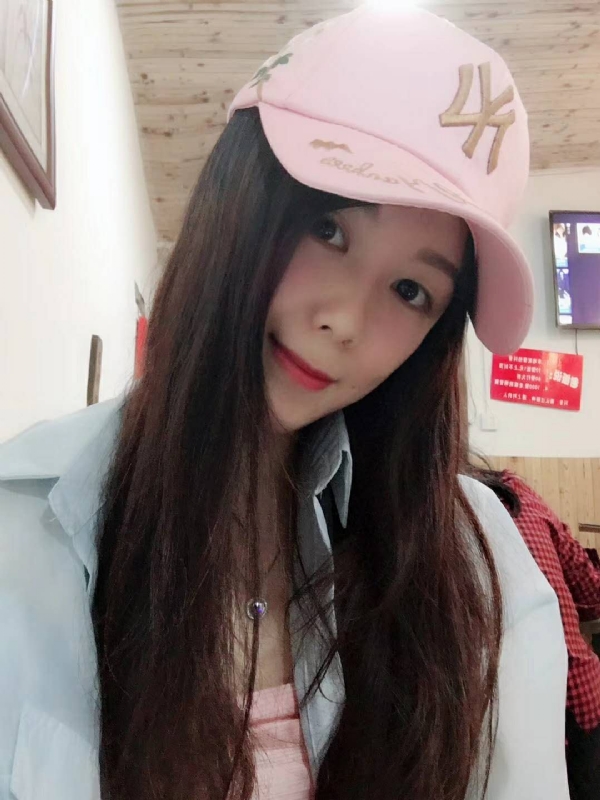 丹丹的第三张照片--金门婚介网