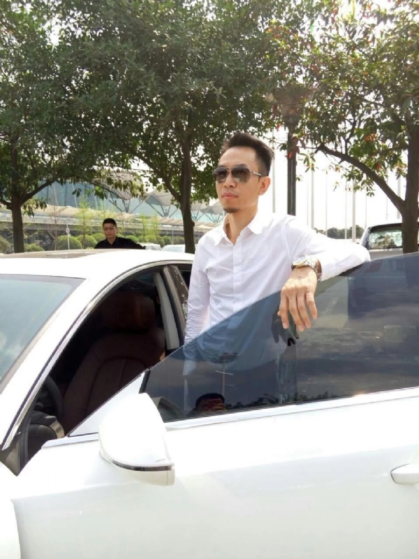 杨岳的第一张照片--金门婚介网