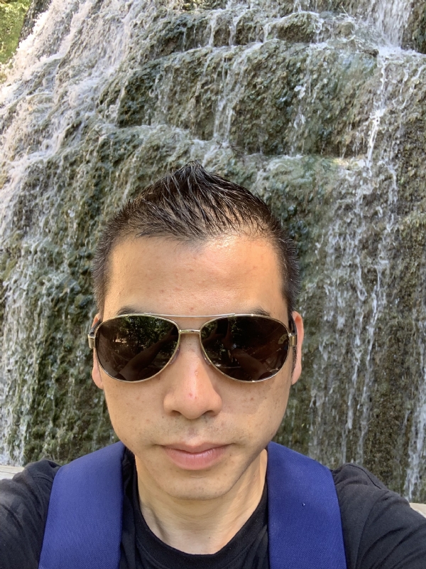 高兴的第二张照片--金门婚介网