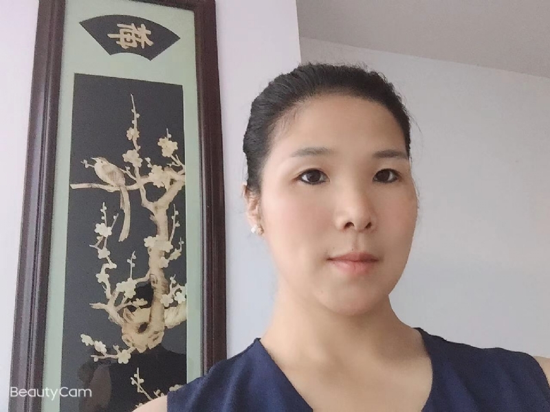 微笑的第一张照片--金门婚介网
