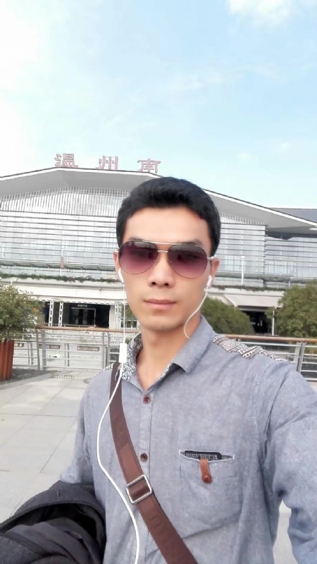 错把真心喂了狗的第三张照片--金门婚介网