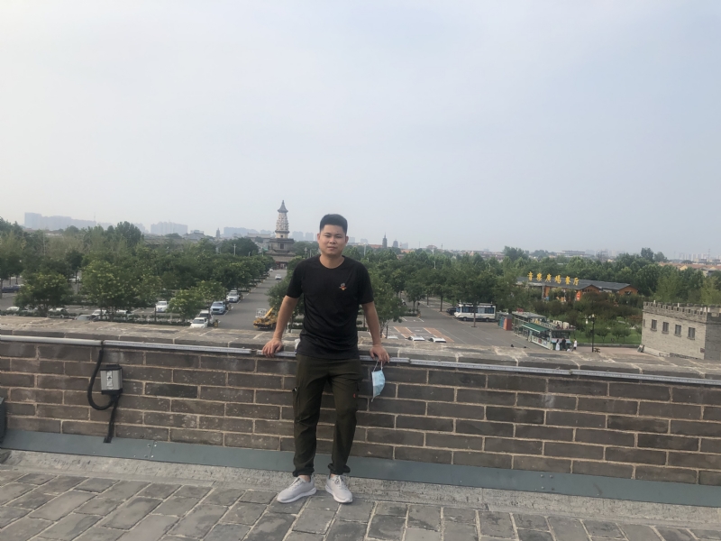 123.向左向右的第一张照片--金门婚介网