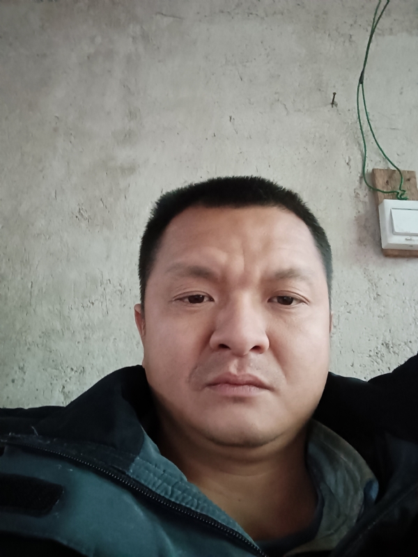 兰成龙的第二张照片--金门婚介网