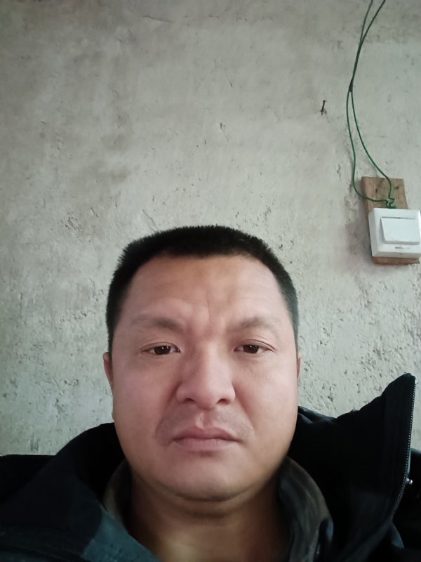兰成龙的第三张照片--金门婚介网