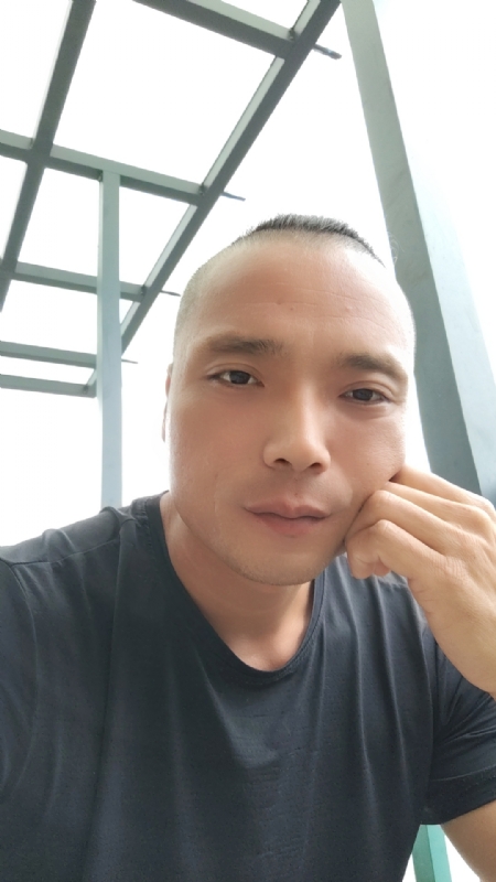 伯爵的第三张照片--金门婚介网